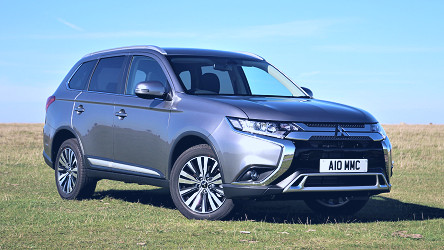 Mitsubishi Outlander Review 2023 | Top Gear